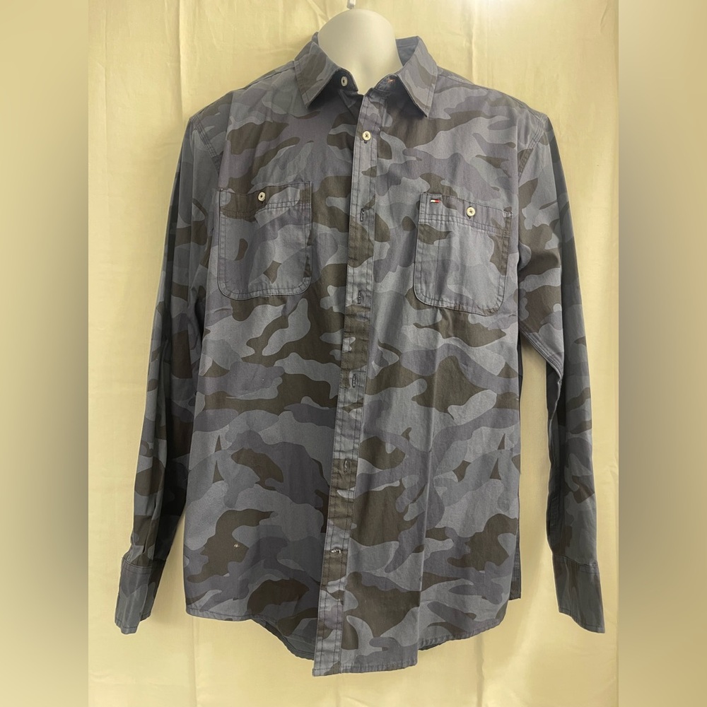Tommy Hilfiger Men's Blue Camouflage Button-Down Shirt